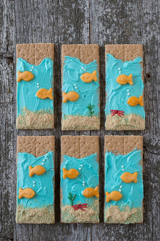 Under the Sea Graham Crackers - Easy to make and perfect for an under the sea party!
