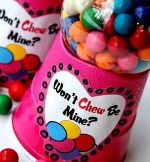 Bubble Gum Machine for Valentine's Day with a printable. I can't believe how easy this is to make!