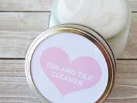 Tub and Tile Cleaner