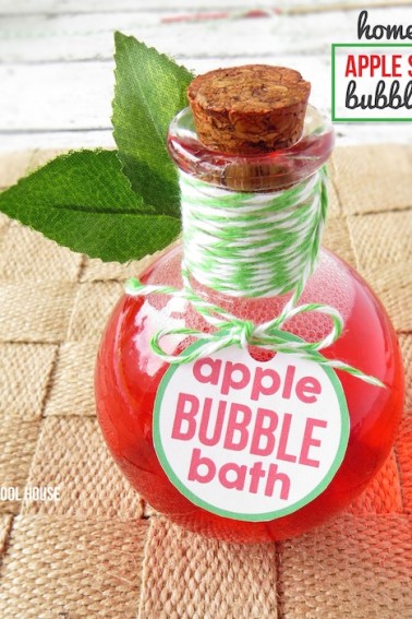Homemade Apple Scented Bubble Bath