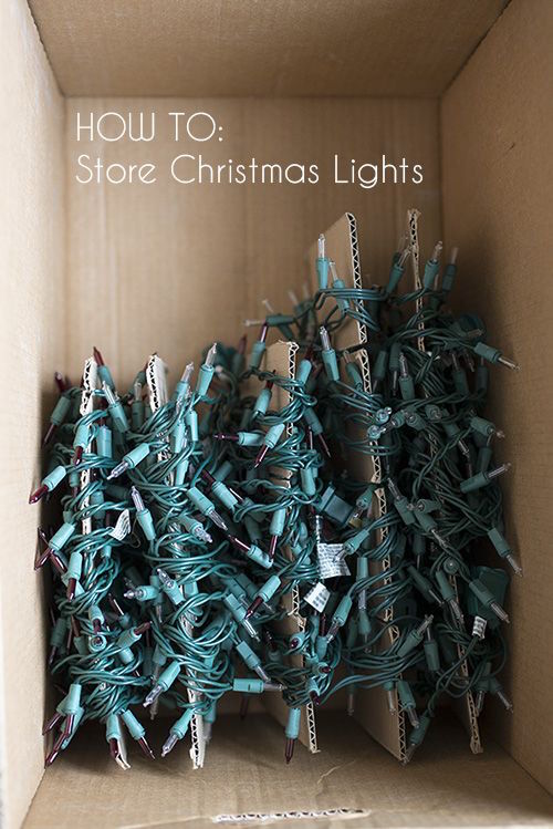 How to Use Scraps of Cardboard to Organize Christmas Lights 