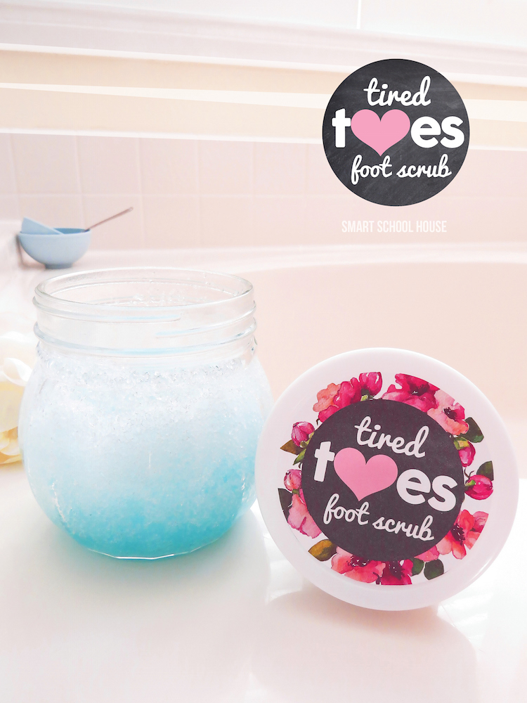 How to make an exfoliating foot scrub using Listerine! Exfoliates, removes foot odor, and leaves your feet tingly and refreshed. 
