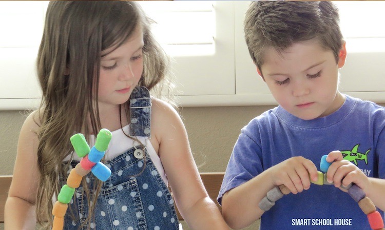 Today we put away our tablets, our computers, and we calmly played with some magic noodles. They're colorful, soft, and easy to build with. You don't need anything other than a damp paper towel to build anything your imagination wants!