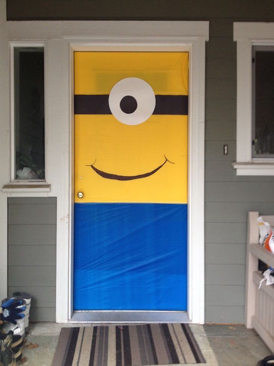 DIY Minion front door decoration