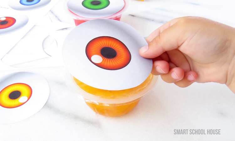 Spooky Eyeball Fruit Cups (free printable)