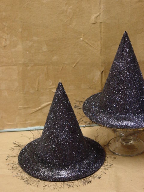 THIS is truly one of my MOST innovative creations for Halloween that I’ve seen yet this year! Make a witch hat using a paper plate and a party hat. With a couple of extra supplies you have a decoration or a witch hat to wear! 