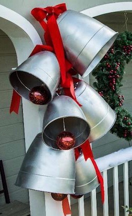 How to make GIANT silver bells for Christmas. #Christmasdecor #silverbells #diychristmas #christmasdecorating 