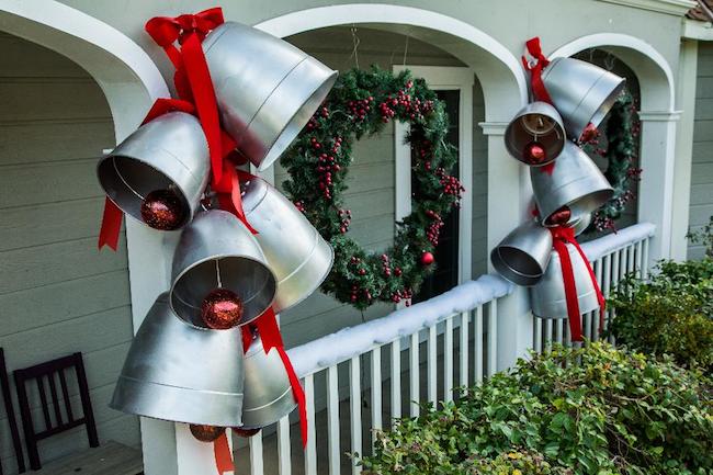 How to make GIANT silver bells for Christmas. #Christmasdecor #silverbells #diychristmas #christmasdecorating 