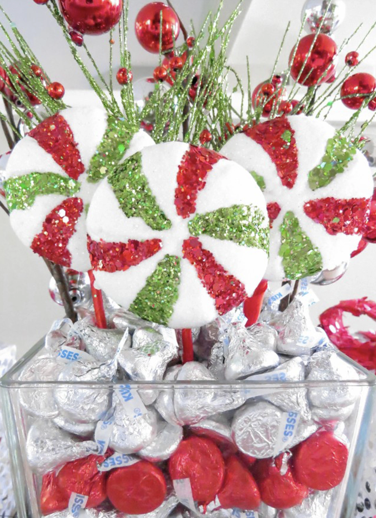 Hershey's Kisses Centerpiece - This centerpiece is not only gorgeous and inviting but best of all, it's edible!