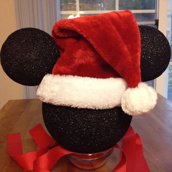 Mickey Christmas Tree Topper. Here's how to make it: