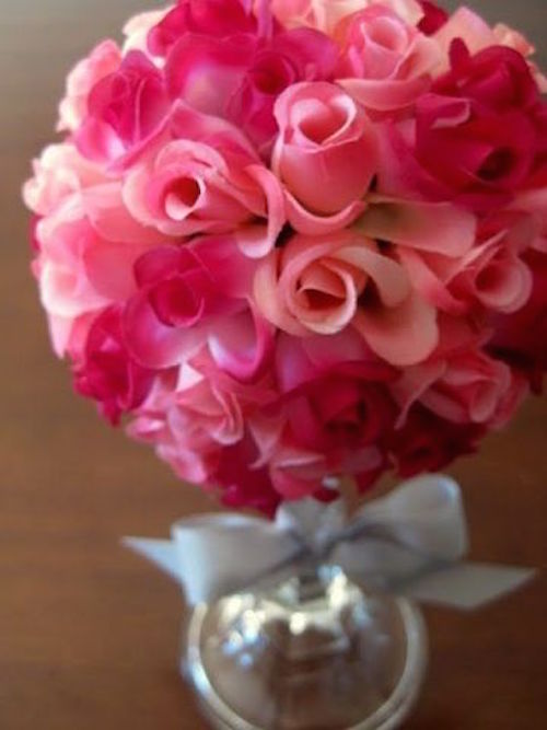 Make a darling Valentine bouquet with supplies from the $1 store! I love this so much - 