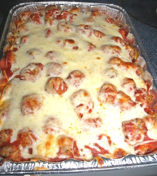 Meatball sub casserole. Definitely saving this recipe for a day when I need some comfort food! YUM -