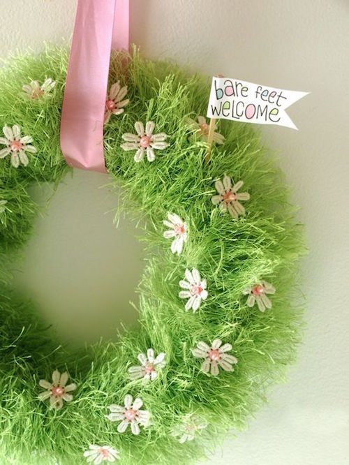 Pre-made wreaths are expensive! Use this tutorial for a cute DIY Easter wreath that will last all through spring! 