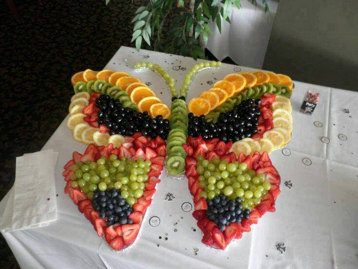 Make a butterfly fruit platter! Use foil along the bottom and add berries, oranges, grapes, kiwi, oranges and more. Great idea! 