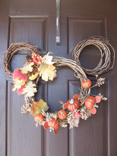 Adorable DIY Disney wreath for the fall! 