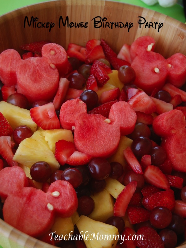 Use a small Mickey shaped cookie cutter to make a Mickey Mouse fruit salad. OMG I love this! 