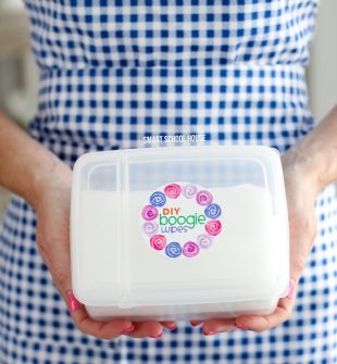 DIY Boogie Wipes - a homemade solution to soothe your runny nose when you have a cold