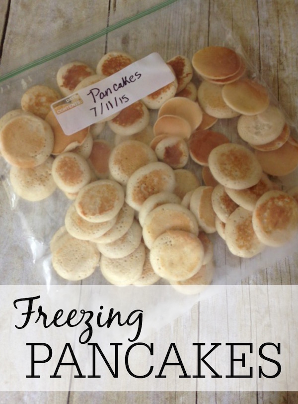 Looking for a quick breakfast with the kids going back to school? Try these easy tips for freezing pancakes.
