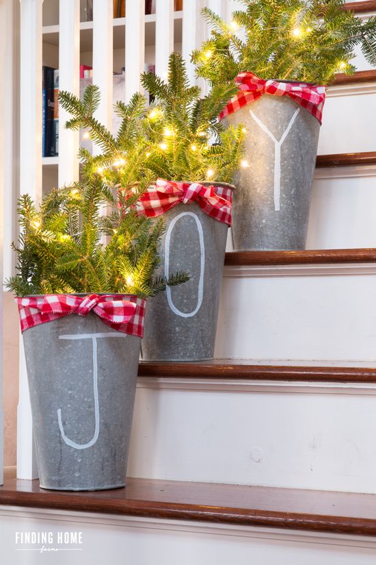 Use Chalk Pen Galvanized Buckets to create this gorgeous and easy DIY Christmas look. 