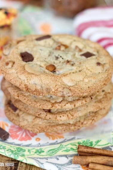 Pumpkin Spice Cinnamon Chip Cookies are the perfect Fall Cookies and a wonderful choice for a Cookie Exchange. The cookies are deliciously soft and full of that warm pumpkin fall flavor everybody loves which makes it a great Thanksgiving Dessert idea.