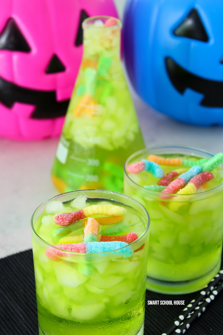 3 ingredient Halloween worm punch recipe for kids! Bubbly, sweet, fun, and simple to make in a hurry. 