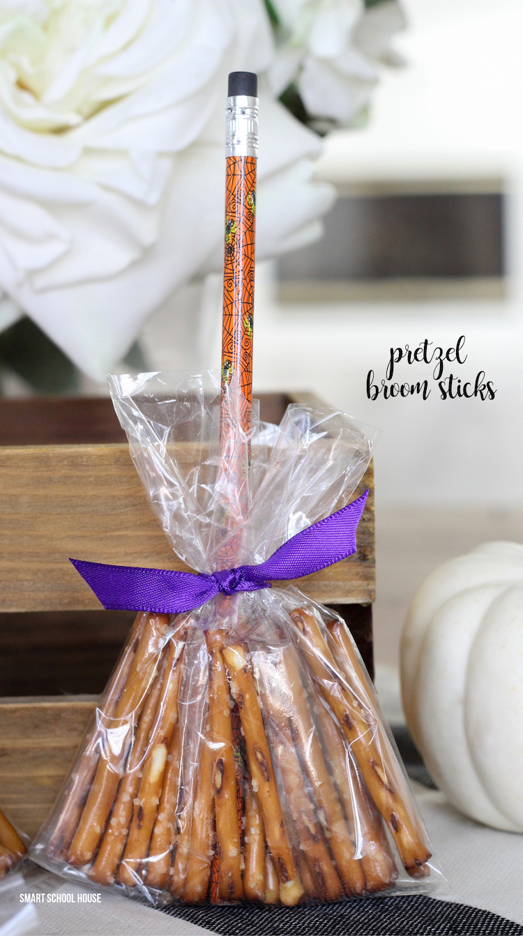 Pretzel broom sticks. A healthy Halloween treat. Make little witch brooms that are candy free!