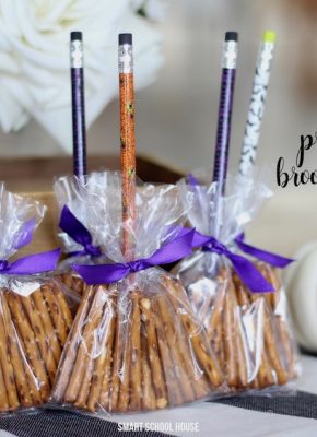 Pretzel broom sticks. A healthy Halloween treat. Make little witch brooms that are candy free!