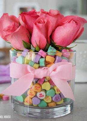 Candy Heart Valentine Bouquet. DIY Valentine's Day bouquet using candy hearts!