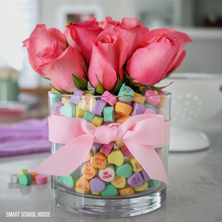 Candy Heart Valentine Bouquet. DIY Valentine's Day bouquet using candy hearts!