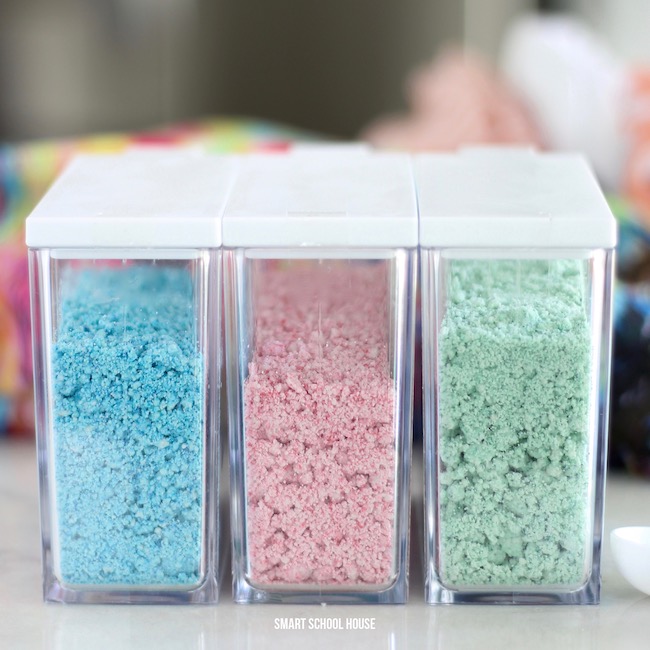 Cloud Dough Fluff - 2 ingredient softest cloud dough fluff recipe. Lasts for months! Doesn't dry out. Kids love to play with it! DIY sensory play idea. 