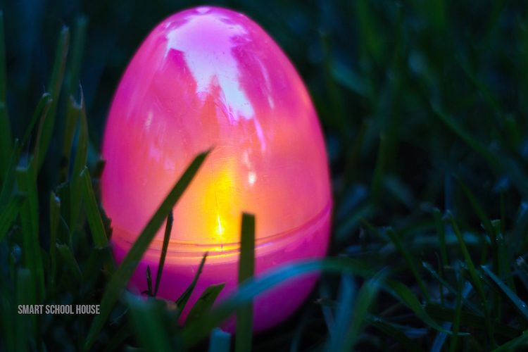 Glow in the Dark Easter Egg Hunt - This is a fun idea for an Easter egg hunt! Use DIY glow in the dark eggs and put them out in the dark for kids on Easter!