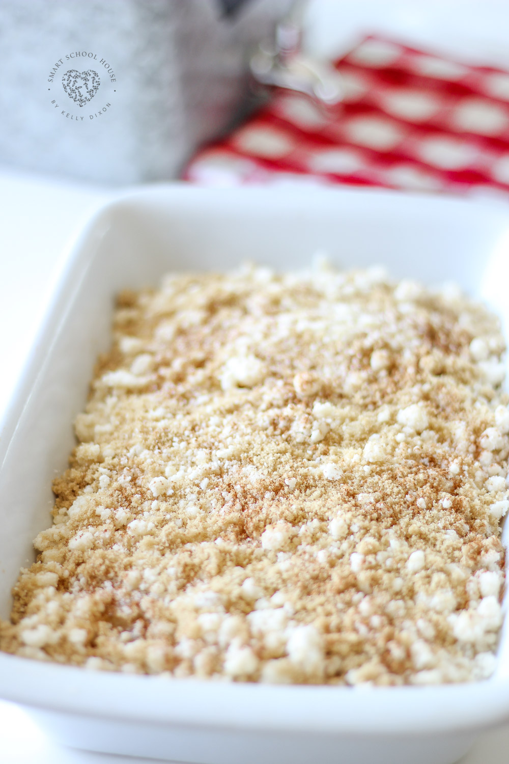 APPLE CINNAMON DUMP CAKE - Made with french vanilla cake mix! Take all 5 ingredients, dump them into a baking dish, and serve it warm with ice cream. This cake disappears in no time!!!! #DumpCake #applecinnamon #applerecipes