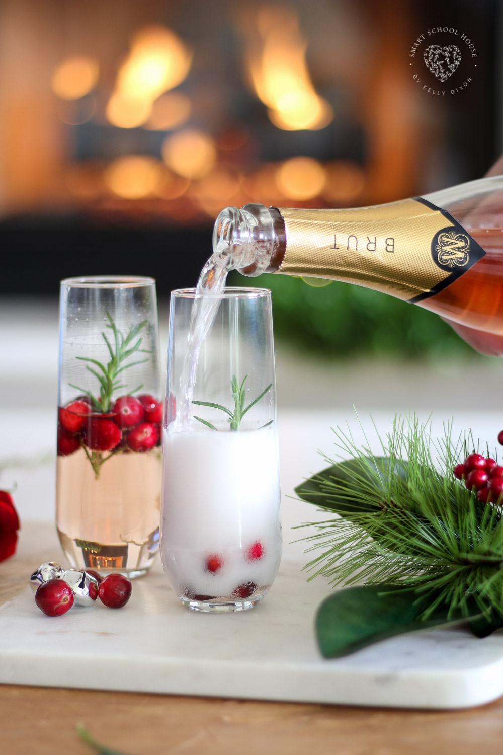 Christmas Sparkling Rosé & Delicious Appetizer Idea #ChristmasDrinks #ChristmasCocktails #ChristmasAppetizers #ChristmasPartyIdeas