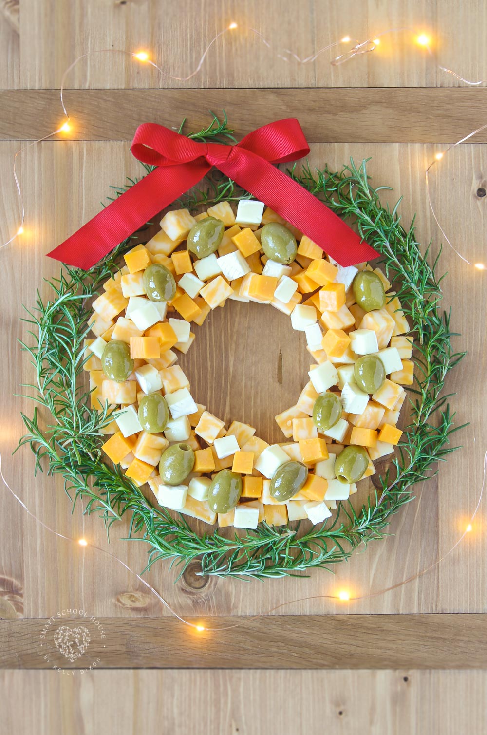 How to Make a Cheese Wreath - Use this one easy trick for making a perfect cheese wreath! #CheeseWreath #CheeseAppetizer #ChristmasAppetizerIdea