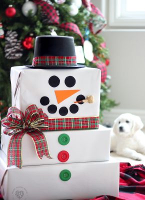 Christmas Cardboard Box Snowman - Make Christmas Magical for the kids! #CardboardBoxCrafts #DIYChristmasDecor #ChristmasGiftWrappingIdeas #DIYChristmas