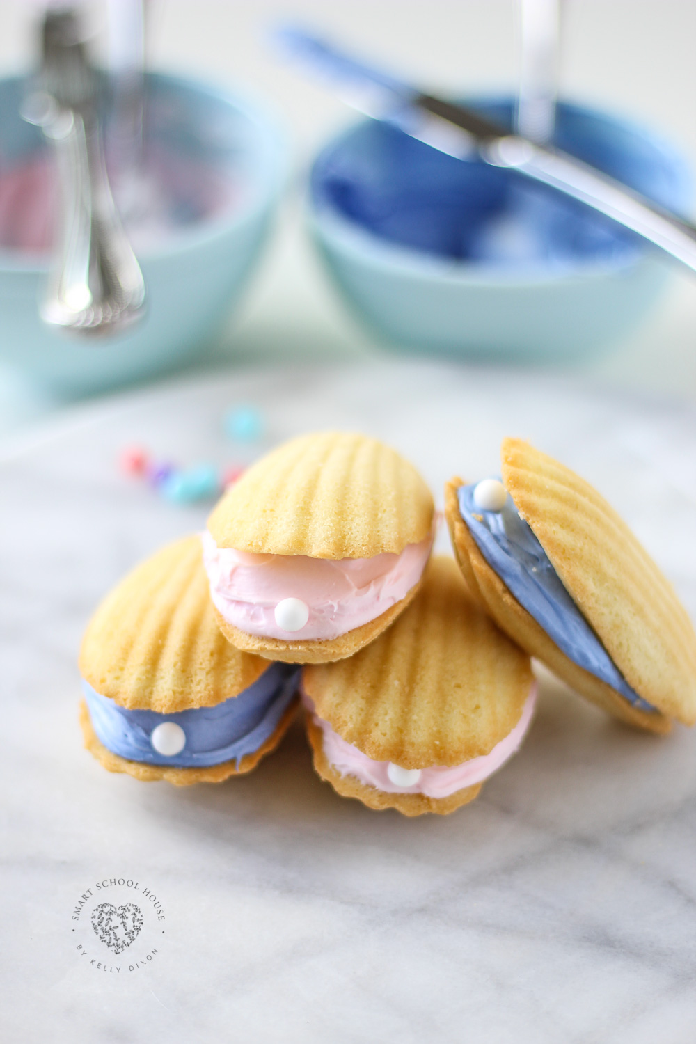 Seashell Pearl Cookies - for a beach theme party or mermaid party. Also fun for a quick and easy dessert. #UnderTheSea #MermaidParty #BeachTheme #SeashellCookies