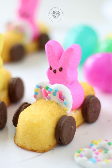 How to make Peeps Race cars for Easter! Beep beep! An easy kids craft idea for an Easter party using Peeps, Twinkies, pretzels, and small Oreos for wheels. #PeepsRaceCars