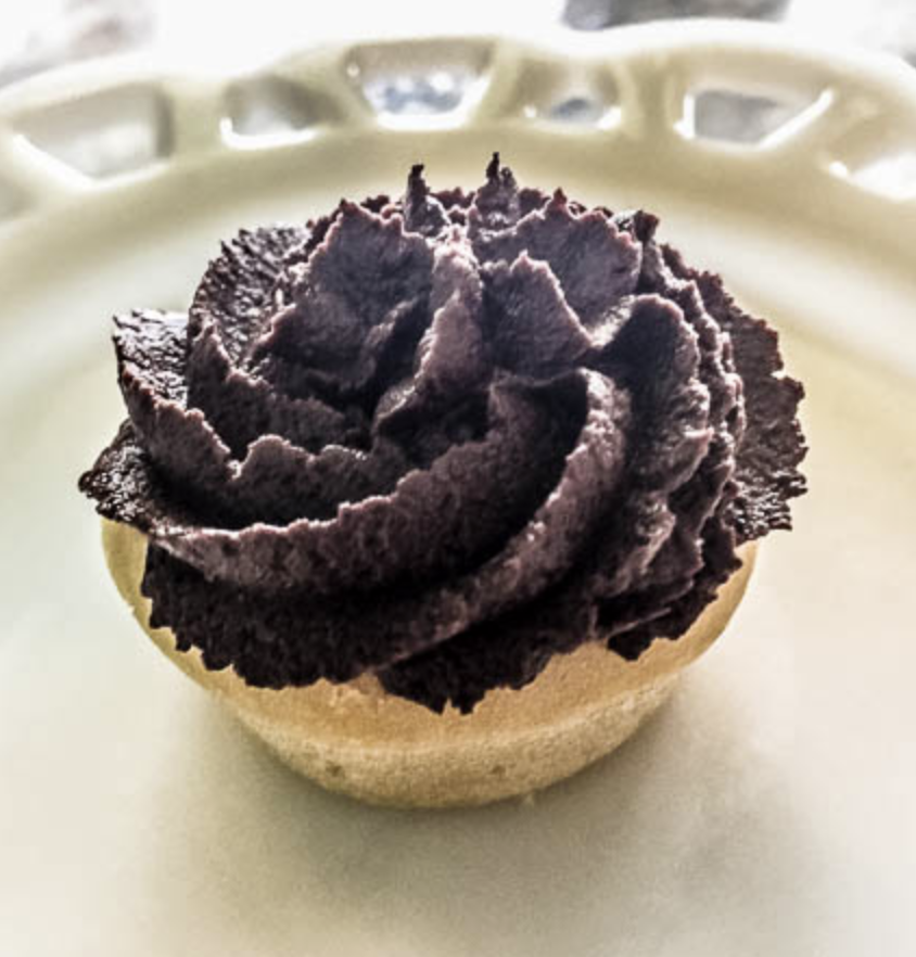 Ketogenic Vanilla Cupcakes with Dark Chocolate Frosting. If you are following a low carb or ketogenic diet, cupcakes may seem like a big cheat. Well not these! They are not only completely ketogenic, but also dairy free. 