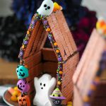 Halloween Peeps Houses! An easy DIY Halloween craft idea for all ages.
