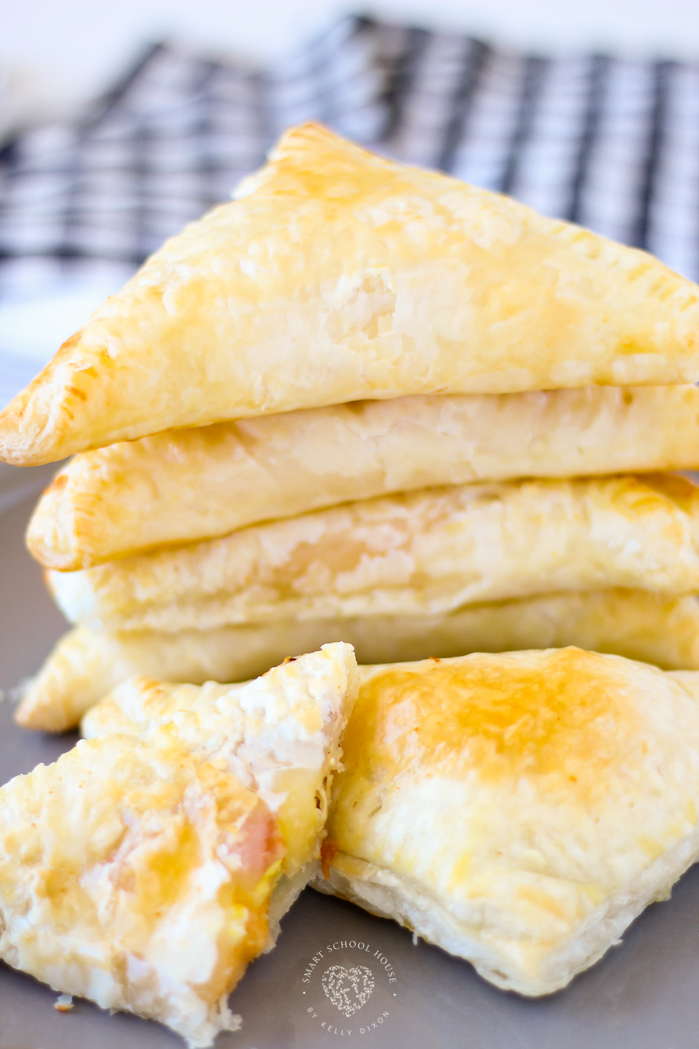 Bacon and Egg Breakfast Pockets Made with Puff Pastry Dough. These Breakfast Pockets are great to make ahead and can be frozen. Kids love them! A complete breakfast inside a tidy pocket of dough. DELICIOUS!