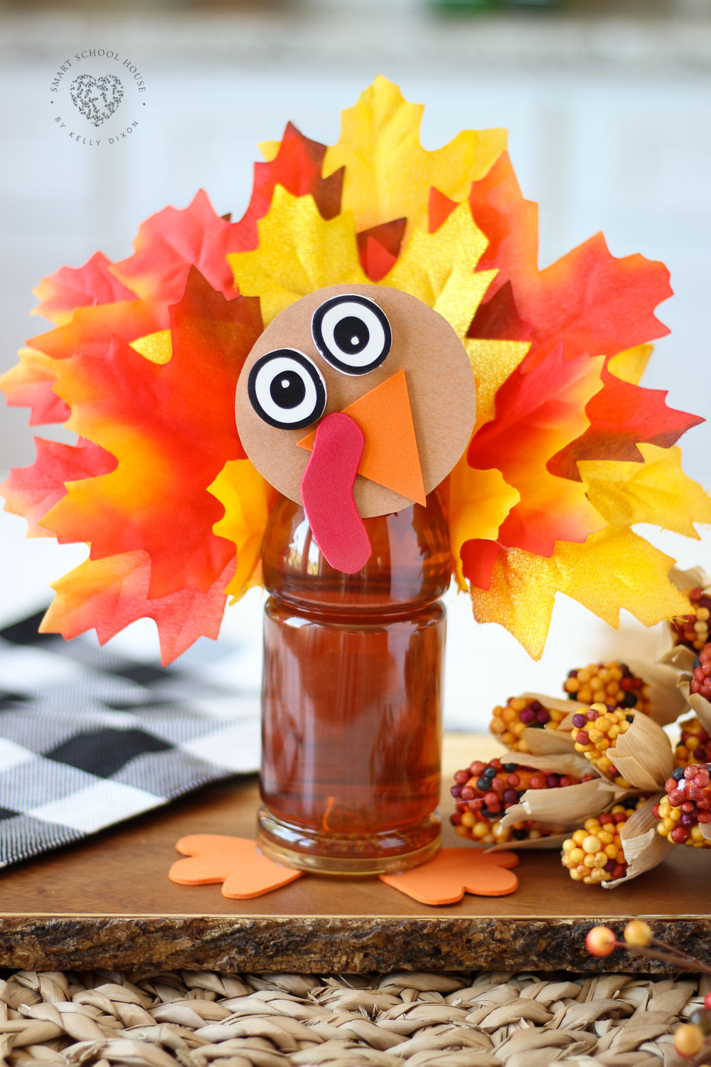 Gobble gobble! Adorable Tea Bottle Turkey craft idea for Thanksgiving.