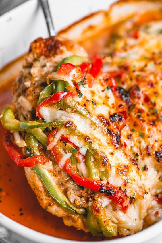 Fajita Chicken Casserole. Packed with flavor and so quick to throw together! Loaded with juicy chicken, peppers and cheese! Baked to perfection. Just as delicious as it is nutritious! 