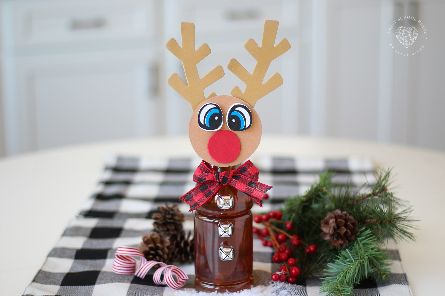 Tea Bottle Rudolph! An adorable reindeer craft idea using a bottle of iced tea. 