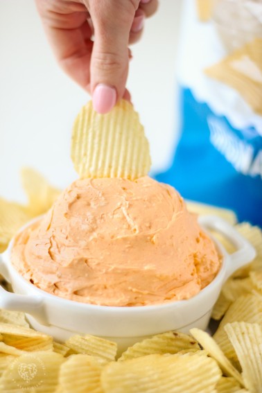 THE BEST POTATO CHIP DIP EVER! Only 4 ingredients!
