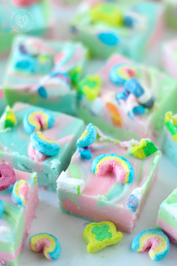 When is the last time you made something this colorful, happy, and absolutely MAGICAL? Our Lucky Charms Fudge is pure fun (and a lot of sweet!). 