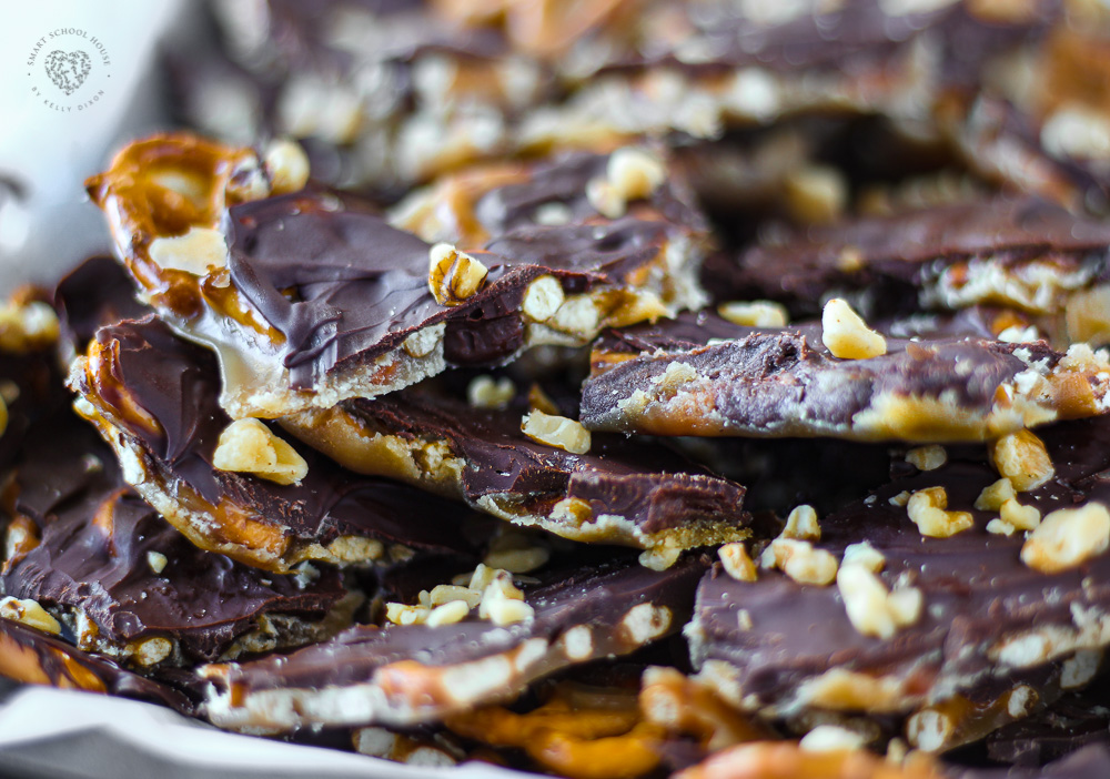 Chocolate Toffee Pretzel Bark - Salty, sweet, buttery PERFECTION! 