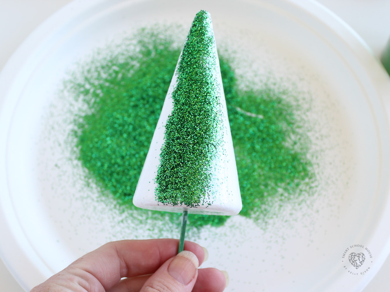 Making a sparkly Christmas Tree
