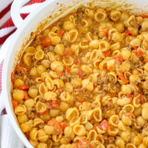 One-Pot Taco Macaroni and Cheese is the perfect easy weeknight meal you need to add to your meal planning menu!