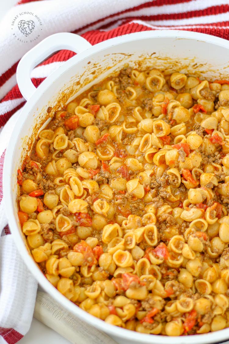 One-Pot Taco Macaroni and Cheese is the perfect easy weeknight meal you need to add to your meal planning menu!