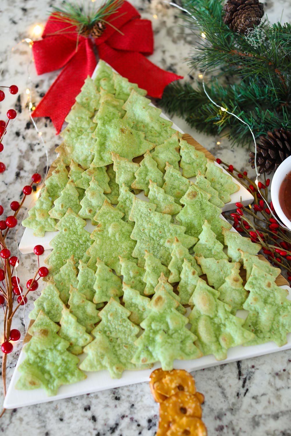 Everything about these Christmas Tree Tortilla Chips is fun! They are not only adorable, the crunchy little trees dress up any dish or platter for the holidays.